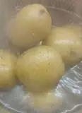 Immagine del passaggio 1 della ricetta Frittelle di patate ai corn flakles