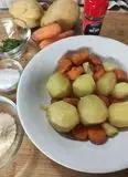 Immagine del passaggio 2 della ricetta Crocchette di patate e carote con crema di fagioli