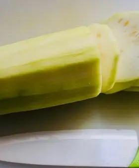 Immagine del passaggio 2 della ricetta 🥒Parmigiana di zucchina lunga😋