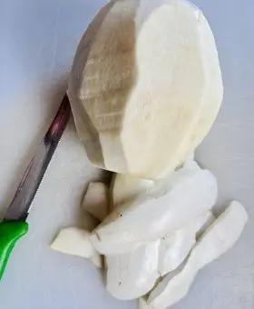 Immagine del passaggio 1 della ricetta 🌾Spaghetti con crema di melanzane 🍆 e stracciatella, guanciale e peperone crusco 😋