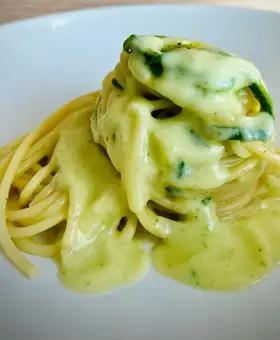 Immagine del passaggio 7 della ricetta 🌾Spaghetti con crema di zucchine e parmigiano 😋👍