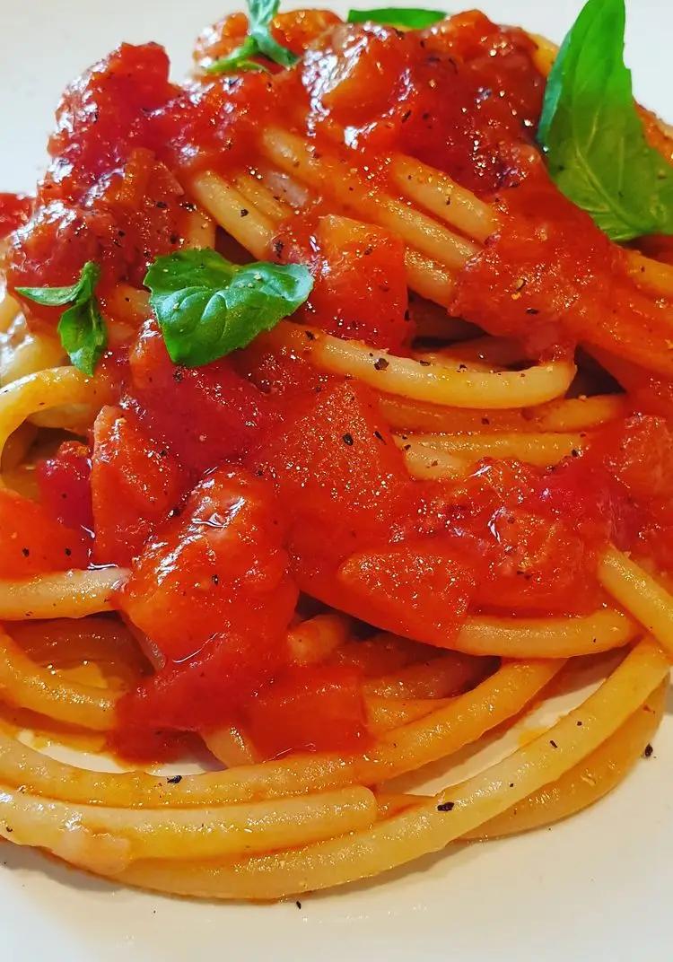 Ricetta Spaghettoni XXL Garofalo al pomodoro con pesche, fragole e basilico di robertobabbilonia