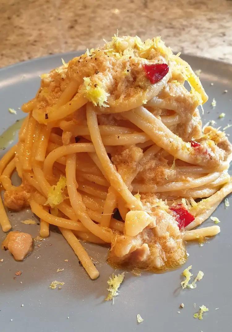 Ricetta Spaghettone gragnanese con tonno, capperi, limone e mix di peperoncini piccanti di Robertobabbilonia