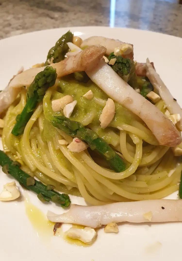 Ricetta Spaghetti in crema di asparagi con cannolicchi e anacardi di robertobabbilonia