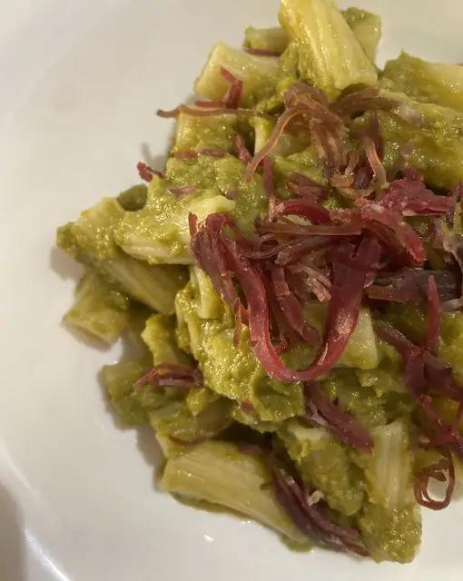 Ricetta Pasta con pesto di asparagi e filetti di speck croccanti di aurora.schiara