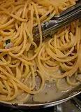 Immagine del passaggio 6 della ricetta Spaghetti alle vongole🐚