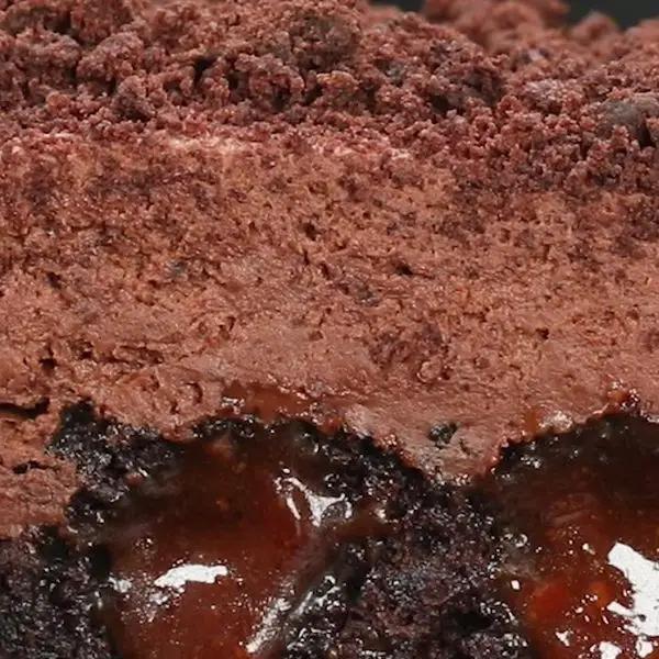 Ricetta Torta Sorpresina al cioccolato e caramello di altacucina