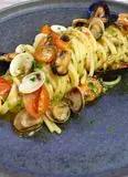Immagine del passaggio 3 della ricetta Spaghetti con le cozze e vongole fresche