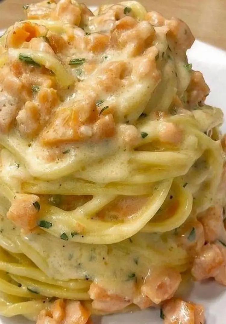 Ricetta Spaghetti con crema di parmigiano e salmone di katiacusano3