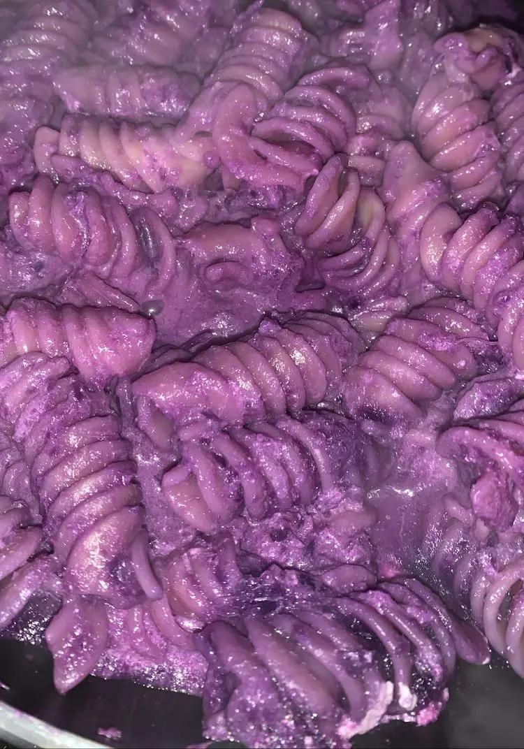 Ricetta Fusilloni colorati al cavolo viola con crema di parmigiano di Vanessa28_00
