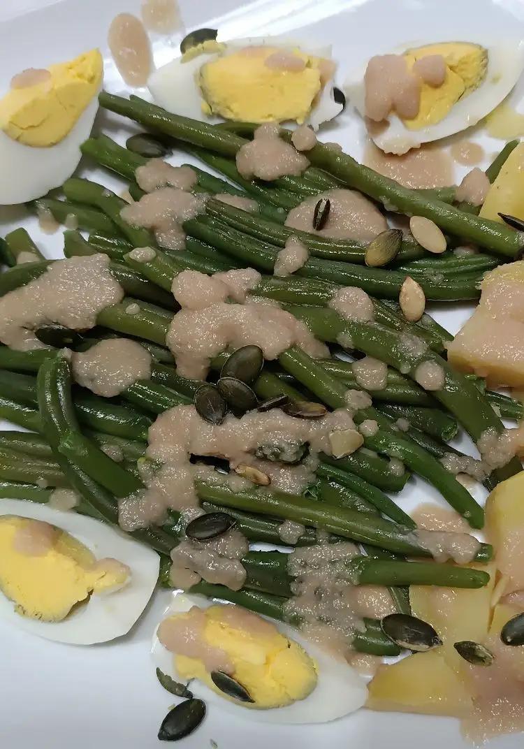 Ricetta Insalata di patate, fagiolini e uova sode con vinaigrette di pera e aceto balsamico. di nunziamarzocco