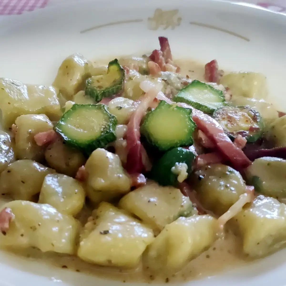 Ricetta Gnocchi di zucchine con speck e  gorgonzola di ilninotto