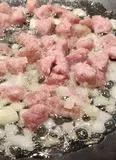 Immagine del passaggio 1 della ricetta Fusilli con ciauscolo gorgonzola e zafferano