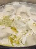 Immagine del passaggio 3 della ricetta Pettole HOME Made in crema di ricotta, con mais e crostini