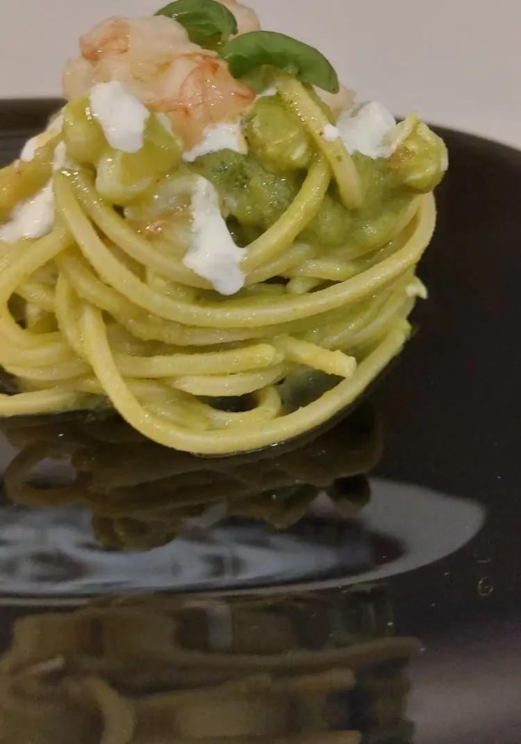 Ricetta Spaghetti al pesto di zucchini gamberi e burrata di Samantha_saporiacolori