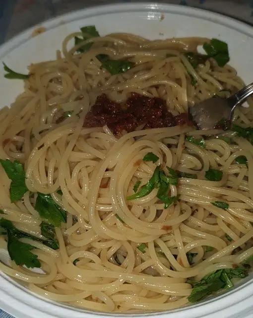 Ricetta Spaghetti aglio,olio e peperoncino 2.0 di guarinojessica27
