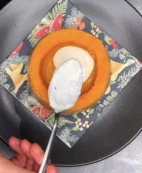 Immagine del passaggio 7 della ricetta Vellutata di zucca in zucca 🎃 con crema al parmigiano