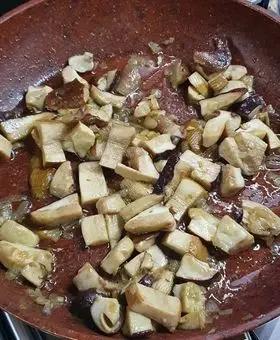 Immagine del passaggio 2 della ricetta Penne funghi porcini e pancetta