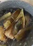 Immagine del passaggio 1 della ricetta Pici toscani mbriachi con crema di carciofi al pecorino