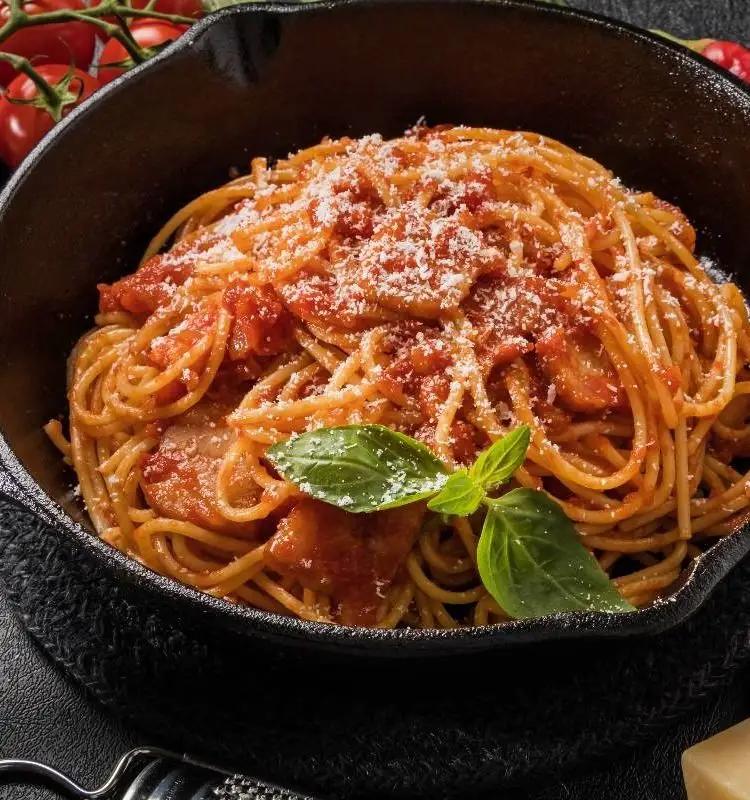 Ricetta Spaghetti all'Amatriciana di e-borghi_in_tavola