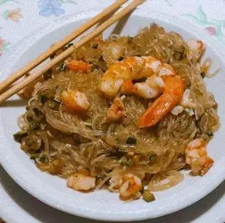 Ricetta Spaghetti di soia con gamberoni e zucchine di CucinareLIGHTconAnna