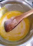 Immagine del passaggio 1 della ricetta Besciamella dolce allo zafferano senza glutine e senza lattosio