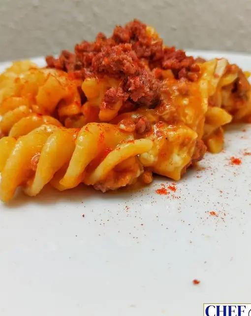 Ricetta Fusillone di Gragnano con zucca infornata, salsiccia affumicata, polvere di peperone arrosto. di chef_vincenzo_campanale
