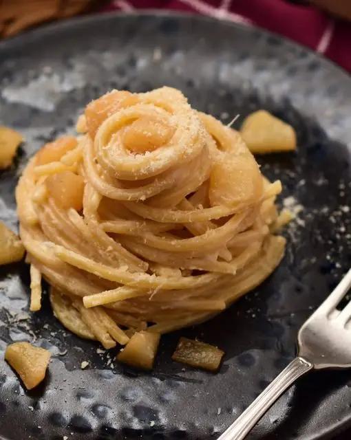 Ricetta Pasta gorgonzola e pere di giapprovato