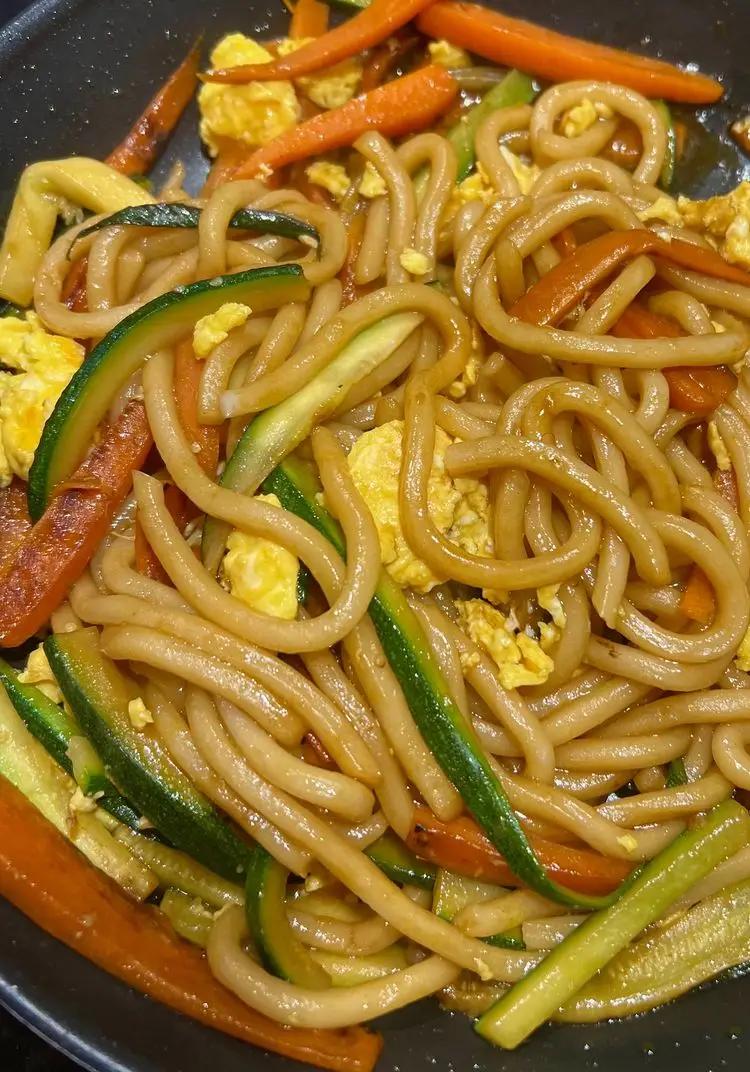 Ricetta Udon con verdure e uova strapazzate 🥡🥢 di robertagiannelli