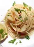 Immagine del passaggio 9607 della ricetta Spaghetti con colatura di alici di Cetara.