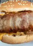 Immagine del passaggio 29 della ricetta “Bacon Cheeseburger"
versione stregattami 👩🏻‍🍳