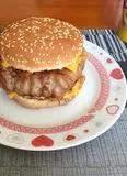 Immagine del passaggio 28 della ricetta “Bacon Cheeseburger"
versione stregattami 👩🏻‍🍳