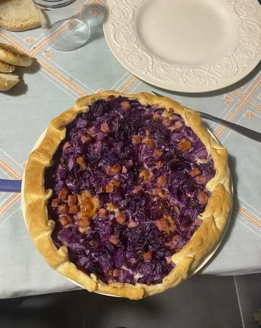 Ricetta Torta salata con cavolo viola e dadini di prosciutto cotto di Matte98