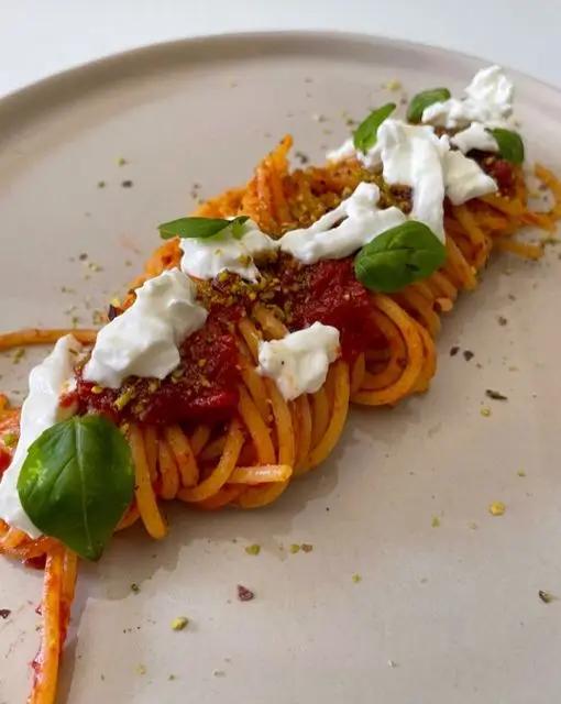Ricetta Spaghetti pomodoro pistacchio e burrata di AntoRavi