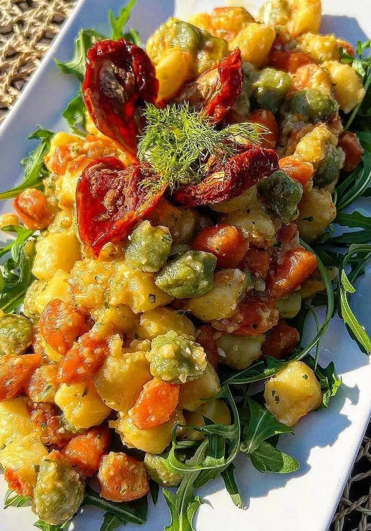 Ricetta Chicche tricolori con verdure fresche e mandorle di mammaemma.gnocchi