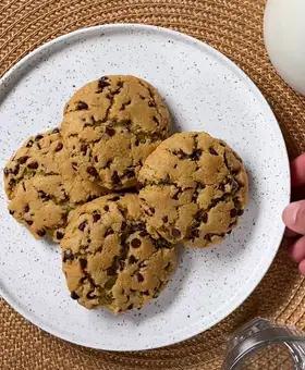 Immagine del passaggio 5 della ricetta Cookies con gocce di cioccolato