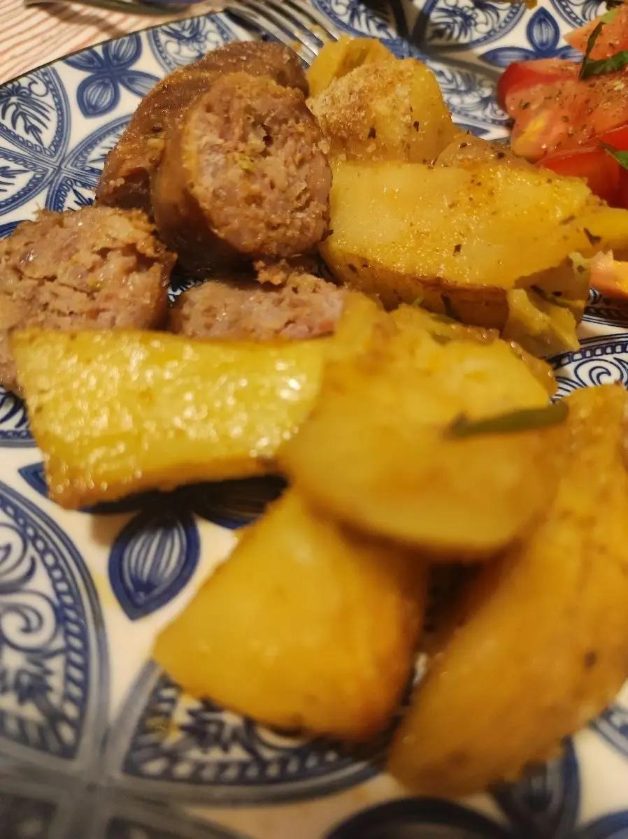 Ricetta Salsiccia e patate al forno di francesca.mangone
