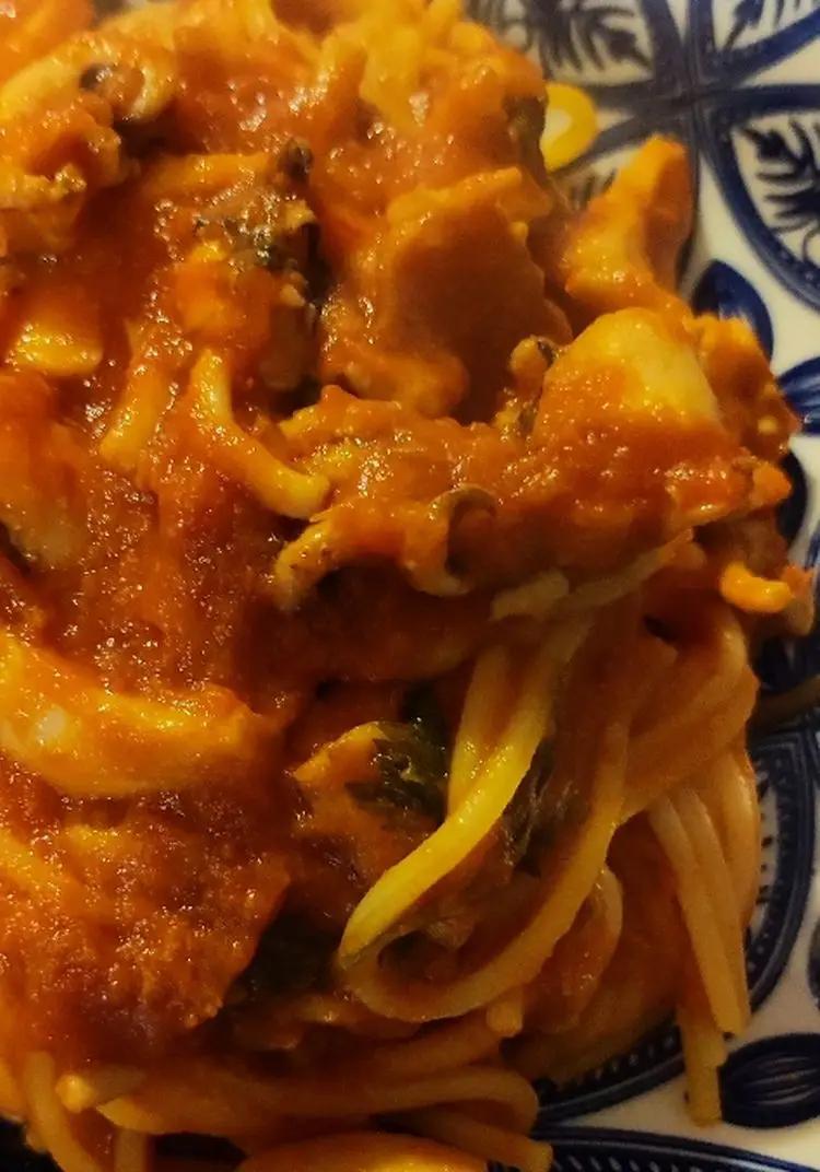 Ricetta Spaghettoni al sugo con seppie di francesca.mangone