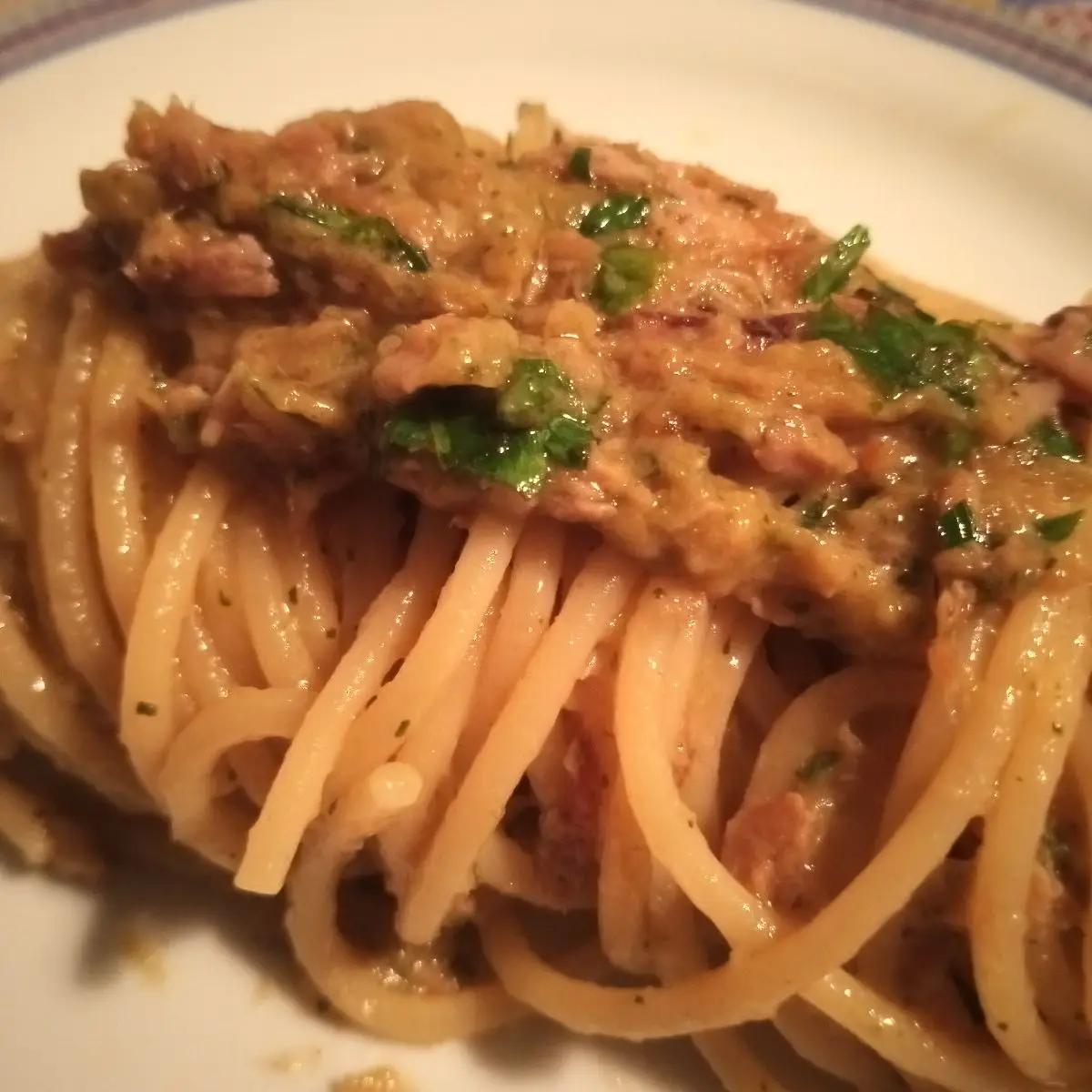 Ricetta Spaghetti crema di zucchine e tonno croccante di Che_mangiamo_oggi