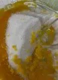 Immagine del passaggio 2 della ricetta Rotolo alle fragole con mascarpone e panna