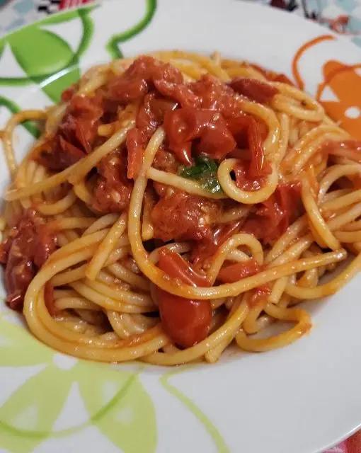 Ricetta Spaghettone con pomodori datterini di stefania975