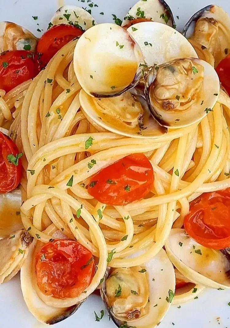 Ricetta Spaghetti con Pomodorini e Vongole. di lericettedimarygio