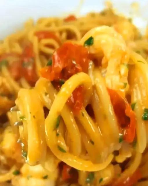 Ricetta Spaghetti aglio, olioevo e peperoncino di ledelizieditizy