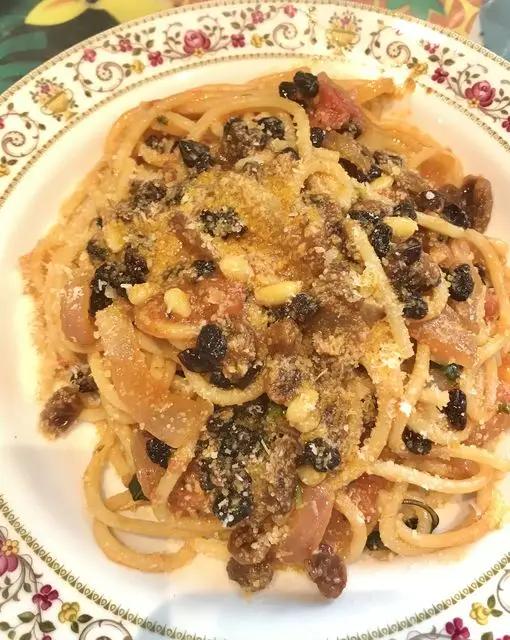 Ricetta Spaghettoni a sfincione di gelfomarco