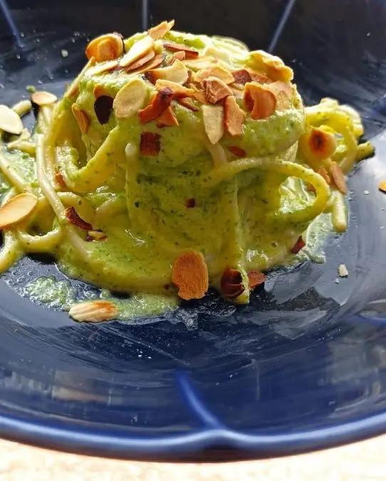 Ricetta Spaghetti con crema di zucchine, mascarpone e mandorle sfilettate😋 di Le_ricette_di_Romina_