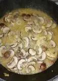 Immagine del passaggio 4836 della ricetta Risotto allo zafferano con fonduta di parmigiano e funghi