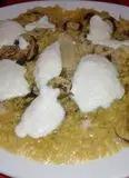 Immagine del passaggio 4838 della ricetta Risotto allo zafferano con fonduta di parmigiano e funghi