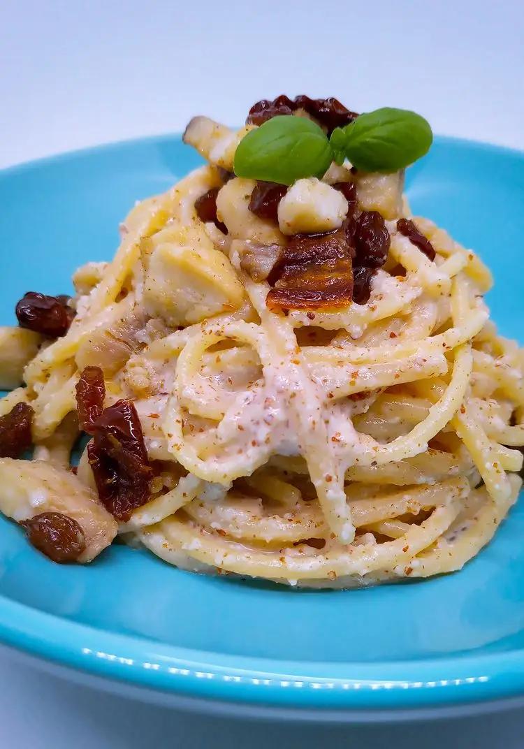 Ricetta Spaghetti al burro di mandorla con pesce spada, pomodori secchi e uvetta  di fioccodisale