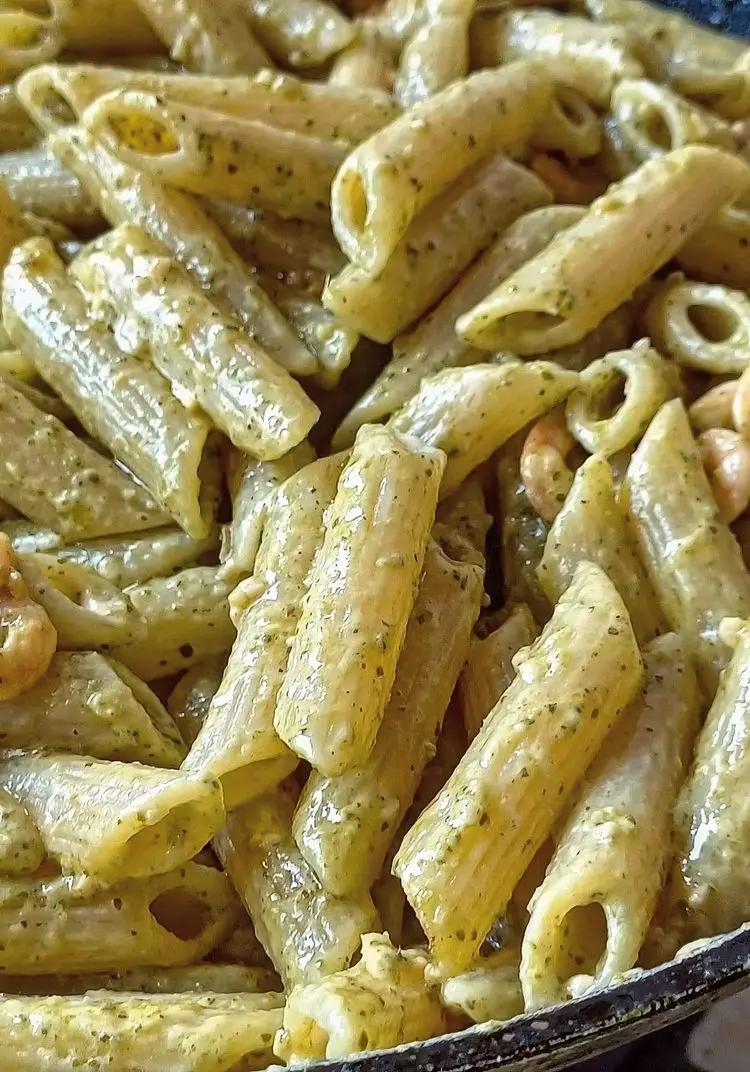 Ricetta Penne al Pesto Di Basilico , Crema di Salmone e Gamberetti di Lacucinadigiulie