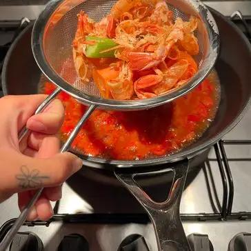 Passaggio 5 della ricetta Spaghetti con Gamberoni